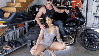 A Makeup Artist – Bad Kittyyy