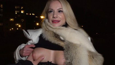 Flashed Her Tits For Cash And Got A Creampie For Free – Elizabeth Romanova