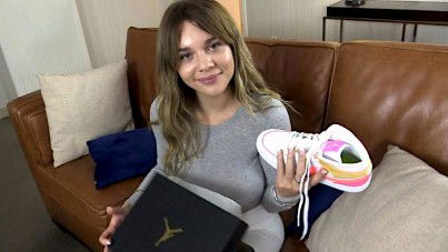 The Cutie And The Glowing Sneakers – Gabbie Carter