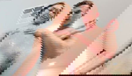 Chloe temple – paint drips [Lubed]
