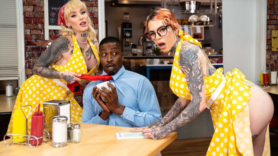 [BrazzersExxtra] Chantal Danielle, Kitty Quinn (Cock N’ Roll Diner Disaster)