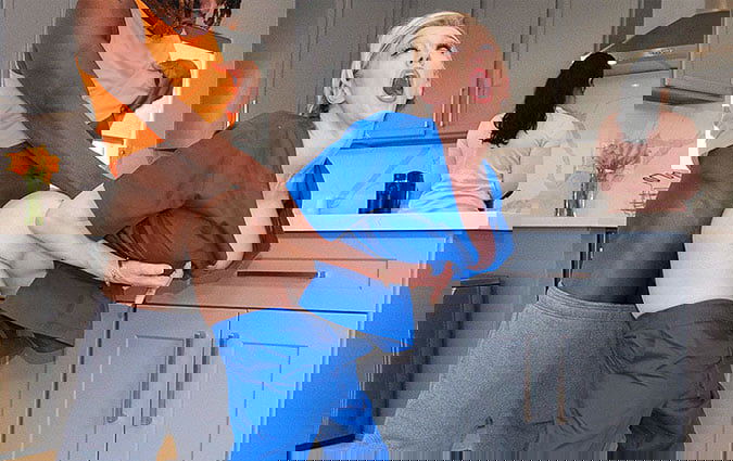 [BrazzersExxtra] Dee Williams, Beca Barbie (Nurses Cock-Draining House Call)