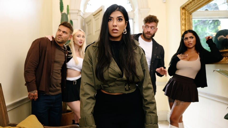 [DigitalPlayground] Yasmina Khan, Frances Bentley (Ghosted – Episode 1)